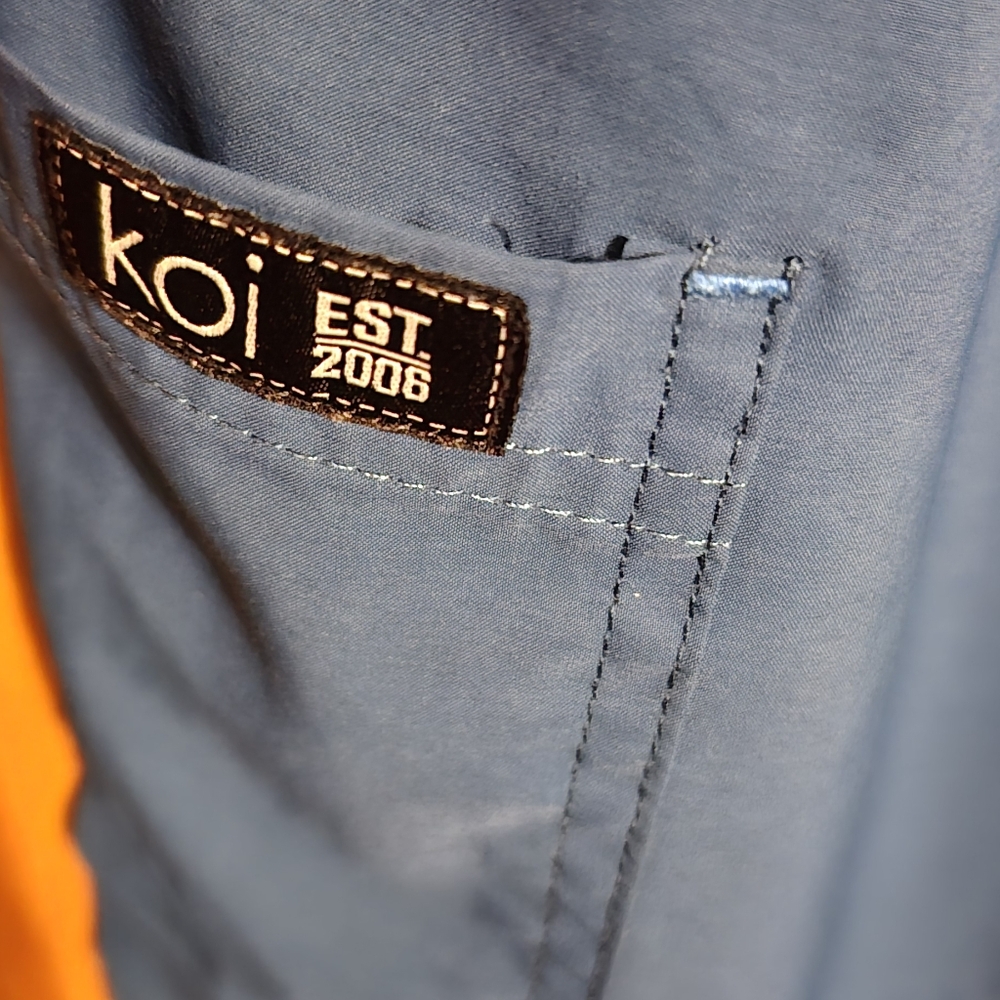 Koi basic scrubs